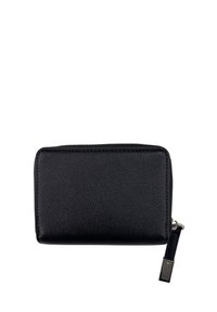 Portafoglio in pelle nera con superficie testurizzata, forma rettangolare, chiusura a zip e piccolo tirazip in metallo.