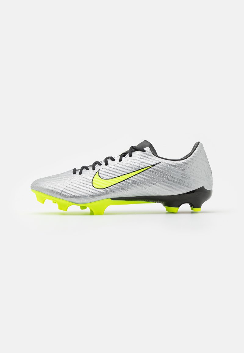 nike vapor studs