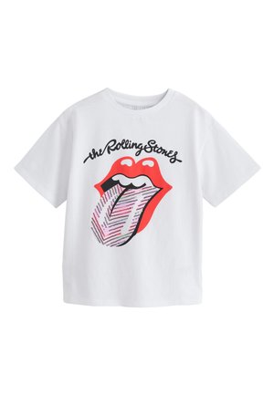 Weißes T-Shirt mit schwarzem Text "the Rolling Stones" über einer Grafik mit roten Lippen und Zunge mit bunten Streifen auf der Zunge.