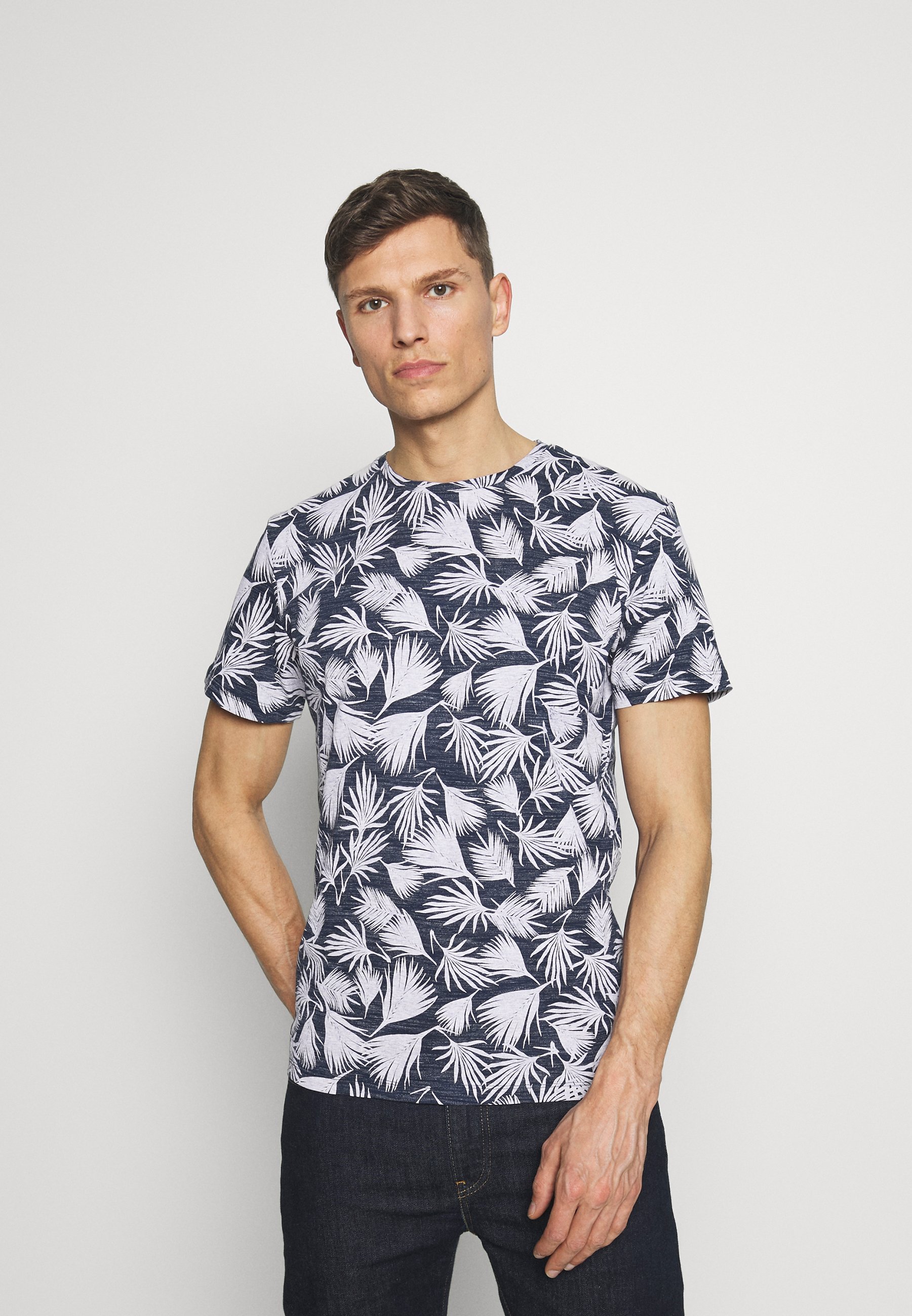 TOM TAILOR ALLOVER PRINTED T SHIRT T shirts med print TOM TAILOR DENIM ALLOVERPRINTED - T-shirts med print - white/blue navy