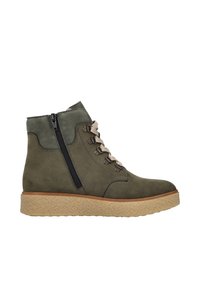 Bottine en suede verte avec des lacets beige, fermeture éclair sur le côté et semelle texturée beige. Présente des coutures renforcées et des accents contrastés.