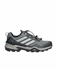 Scarpe da trekking leggere grigie con accenti neri, tomaia in rete e suola in gomma. Presentano un logo GORE-TEX e un sistema di allacciatura sicuro.