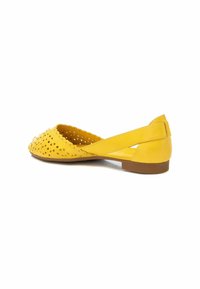Carmela Bailarinas - yellow