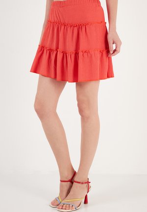 REGULAR FIT - A-linjainen hame - coral