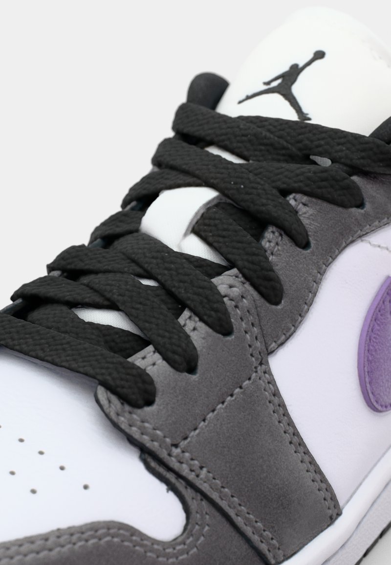 Jordan Retro Sneakers in Grey, White & Black with Purple Accents CT8532-050 Nike Air Jordan 3 Retro Black Court Purple Cement  main image 4