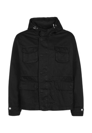 Giacca nera realizzata in tessuto dalla superficie liscia. Dotata di un cappuccio, due tasche sul petto e bottoni a pressione. Design semplice e funzionale.