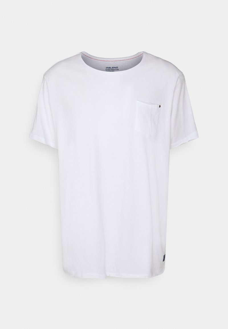 T-shirt bianco in cotone con scollo a giro, maniche corte, taschino sul lato sinistro del petto e un piccolo logo vicino all'orlo. Texture liscia.