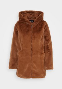 Brauner Kunstpelzmantel mit Kapuze, ausgestattet mit einem Frontreißverschluss, seitlichen Taschen und einer weichen Textur. Innenfutter in passender Farbe.