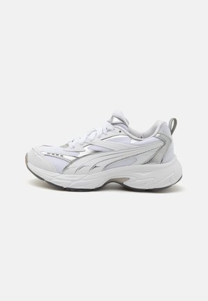Puma Športni copati - white/silver
