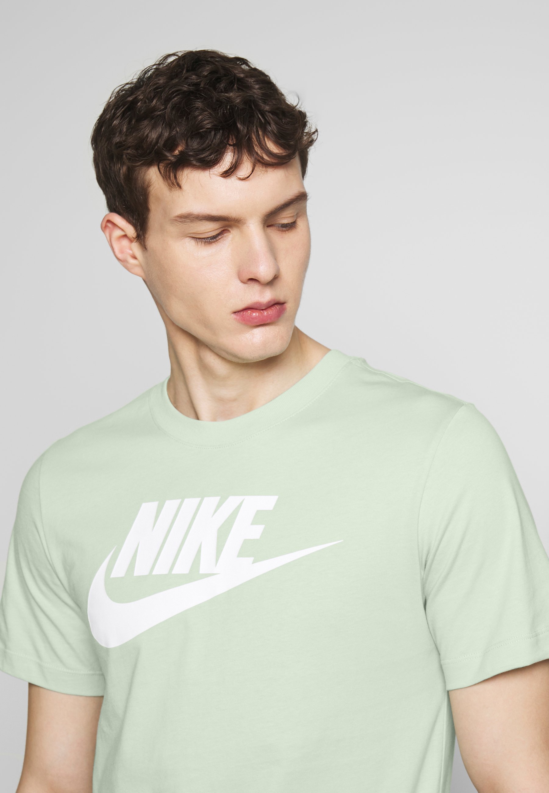 Nike Sportswear TEE ICON FUTURA UNISEX 