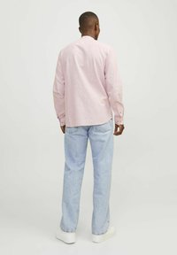 Jack & Jones JJESUMMER BAND LINEN MIX SHIRT - Majica - pink nectar