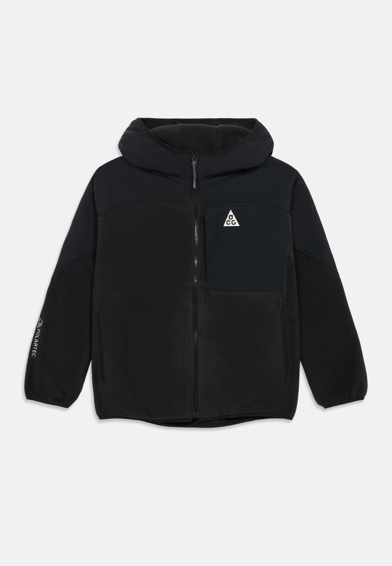 Jachetă din fleece cu glugă, neagră, cu fermoar, dotată cu buzunar pe piept, logo ACG pe piept, logo Polartec pe mâneca stângă și manșete elastice.