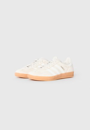 adidas Gazelle Indoor Chalk Pearl White — foto 2