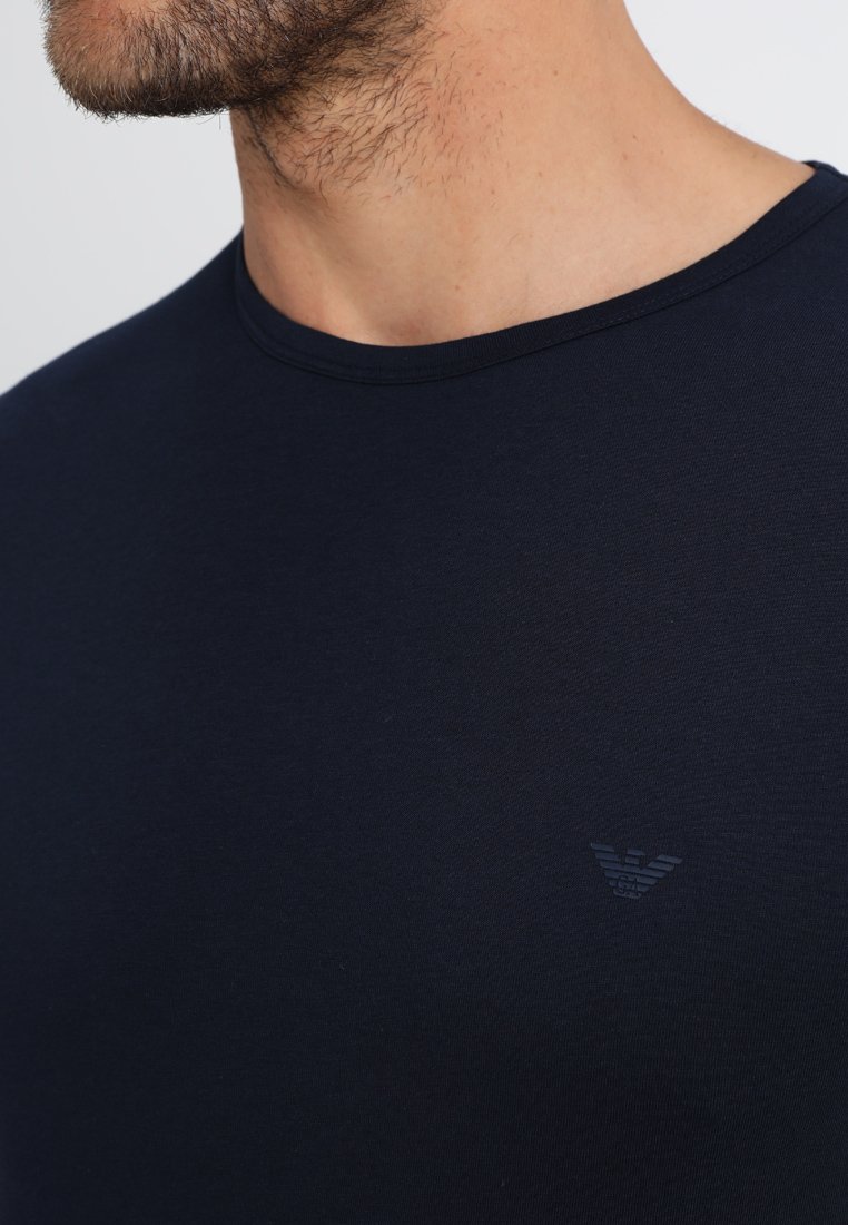 Herren Unterhosen | Emporio Armani CREW NECK 2 PACK Unterhemd/-shirt navy blue/dunkelblau - VR61380 Herren Unterhosen | Emporio Armani CREW NECK 2 PACK Unterhemd/-shirt navy blue/dunkelblau - VR61380