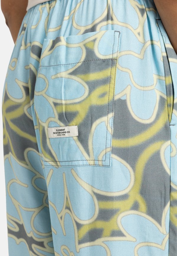 CHILLIN  - Trousers - bzm3