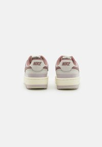 Nike Sportswear GAMMA FORCE - Tenisice - light bone/smokey mauve/platinum violet/coconut milk