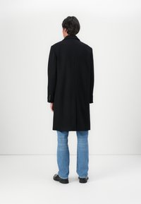 Lacoste Cappotto classico - black