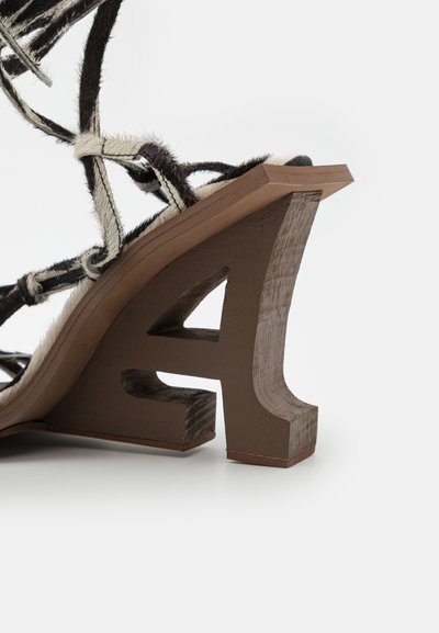 Ahluwalia WEDGE - Σανδάλια με πλατφόρμα - black