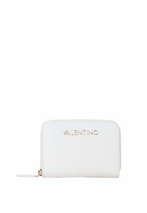 Portefeuille blanc zippé avec logo doré "VALENTINO" centré sur le devant, cuir texturé et petite languette de tirage sur le côté gauche.