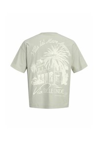 T-shirt gris clair avec un graphisme blanc d'une villa méditerranéenne, des palmiers, et le texte « Villa del Mare, Via Delle Onde, Portofino. »