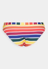 Többszínű csíkos bikini alsó, vízszintes csíkokkal piros, narancssárga, sárga, zöld, kék és lila színben, fehér díszcsíkokkal.