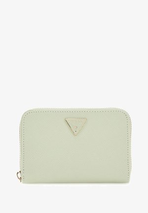 Zielono-miętowy portfel na zamek, wykonany z teksturowanej skóry syntetycznej, z złotą trójkątną plakietką z logo z przodu.