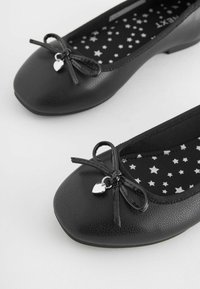 Next SCHOOL BOW BALLET SHOES - Ballerinasko - matt black