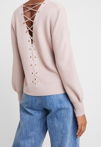 Forever New Sweter