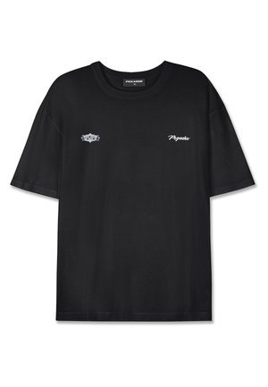 Sort bomulds T-shirt med rund hals, korte ærmer og to små broderede logoer: et i hvidt og et i blåt. Glat tekstur.