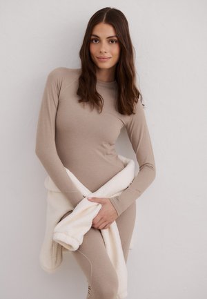 BASELAYER LONG SLEEVE - Langærmet T-shirt - brown