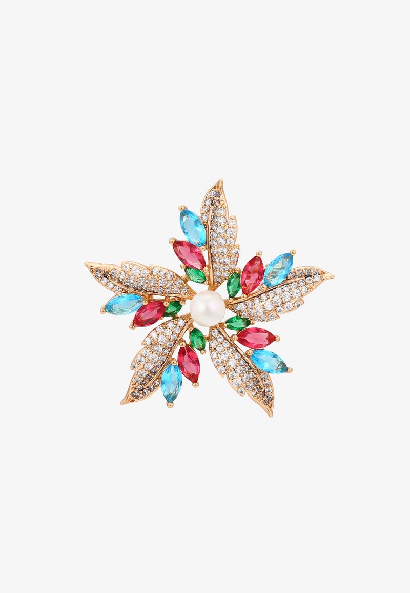 Spilla floreale dorata con una perla bianca centrale, circondata da petali di gemme multicolori e brillanti strass trasparenti.