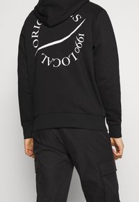 Jack & Jones Felpa con cappuccio - black