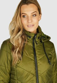 Navigazione MIT ABNEHMBARER  - Wintermantel - grün