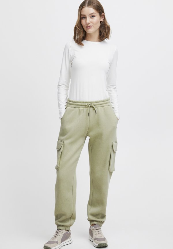 OXHONNIE REGULAR FIT - Cargo trousers - seagrass4