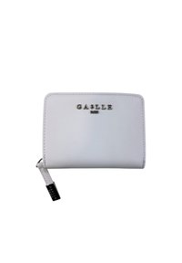 Portafoglio in pelle bianca con superficie testurizzata, dettagli in metallo argentato e logo "GASLLE PARIS" stampato sul davanti. Rifinitura con zip sul lato.