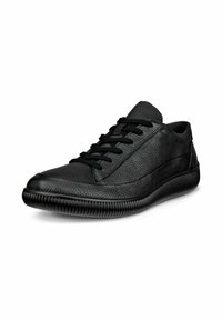 Sneakers neri in pelle con finitura texture, punta rotonda, chiusura con lacci e suola in gomma rigata. Design minimalista senza branding visibile.