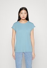 Ragwear Plus T-Shirt 'FLORAH' - (GOTS) in Rauchblau ABOUT YOU
