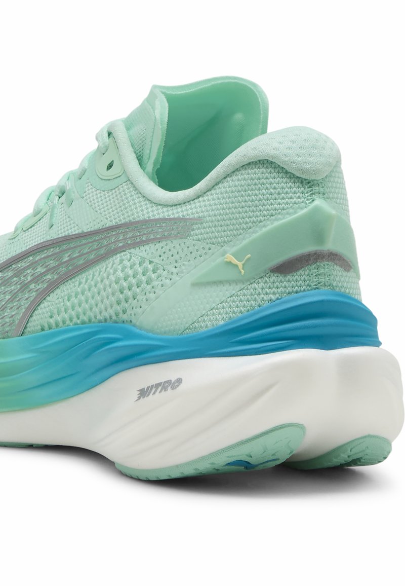 Puma DEVIATE NITRO 3 - Silniční běžecké boty - mint melt speed blue