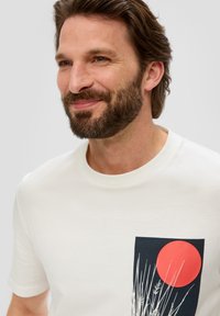 s.Oliver ARTWORK biały