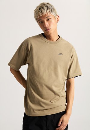 STYLE 76 II LOOSE FIT - Camiseta estampada - olive