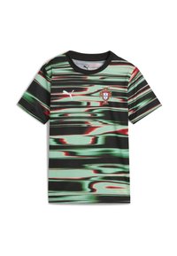 Puma sportmez fekete, zöld és piros hullámmintával. Bal mellen Portugália címerével és környakkal.