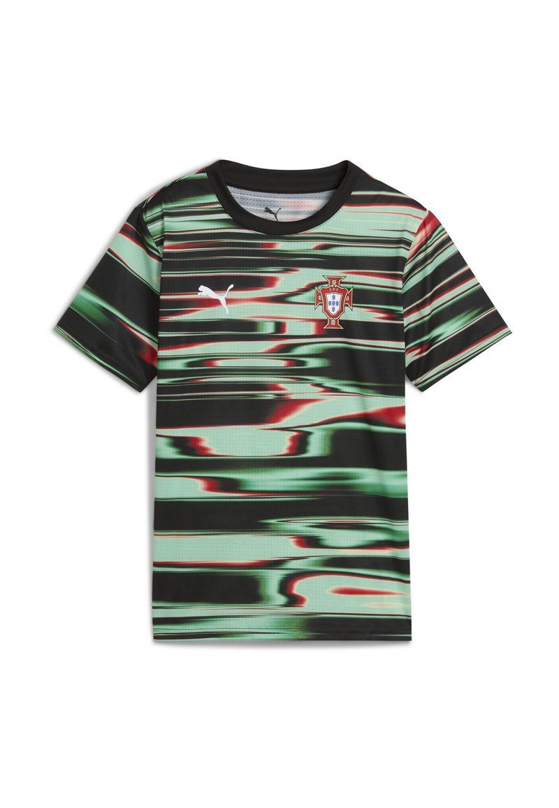 Puma sportmez fekete, zöld és piros hullámmintával. Bal mellen Portugália címerével és környakkal.