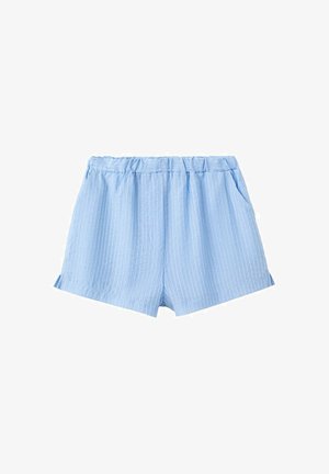 Shorts bleu clair à taille élastique avec des rayures blanches verticales et poches latérales.