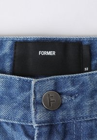 Former Brīvi džinsi - worn blue