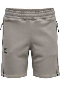 Pantalones cortos deportivos grises hechos de tela texturizada, con una cintura elástica, dos bolsillos laterales con cremallera y un logotipo negro en el frente.