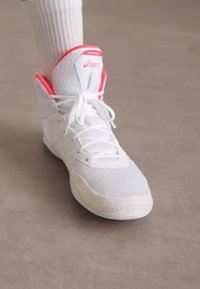 ASICS MATFLEX 7 UNISEX - Tenisice za trening - white/diva pink