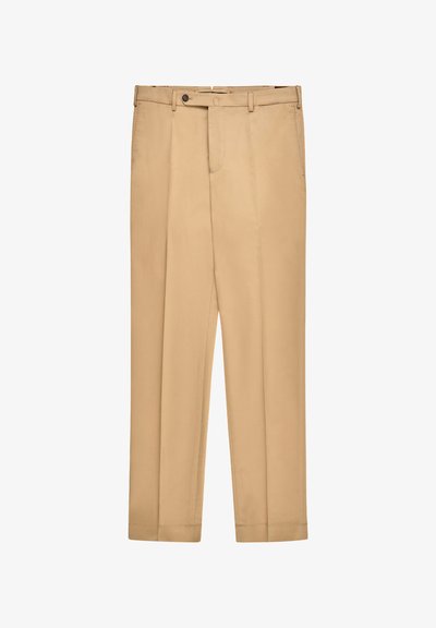 Pantalon beige à coupe droite avec passants de ceinture, poches latérales, fermeture par bouton et plis sur le devant, présenté à plat sur fond blanc.