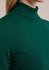 WE Fashion COLTRUI - Stickad tröja - green