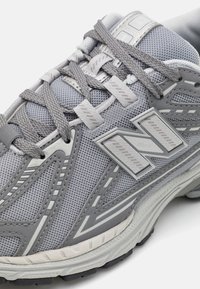 New Balance M1906RLC UNISEX - Tenisice - grey