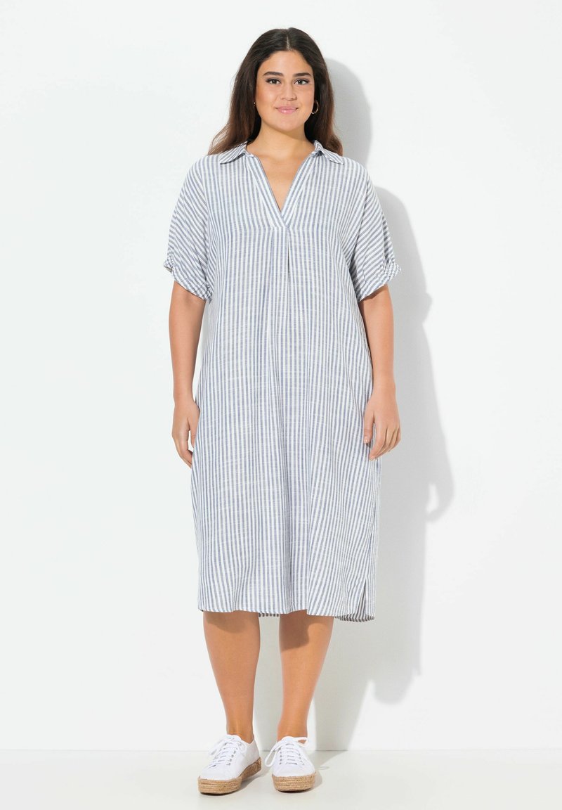 Ulla Popken COASTAL STRIPED SHORT SLEEVE COLLARED - Vestido informal - atlantic blue